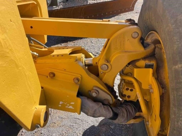 2018-deere-672g-image-8