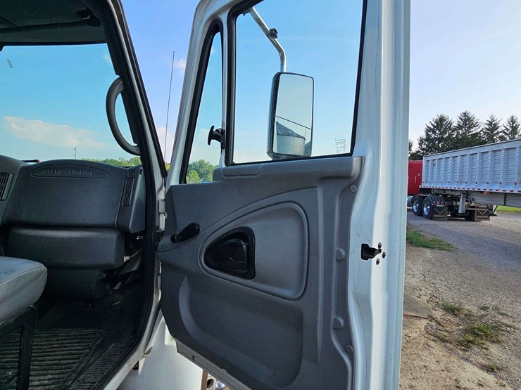 2003-international-4200-image-24