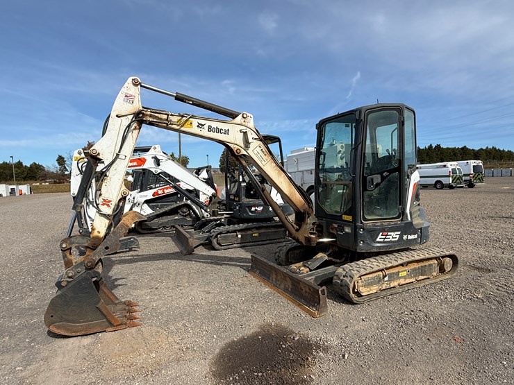 bobcat-e35-image-1