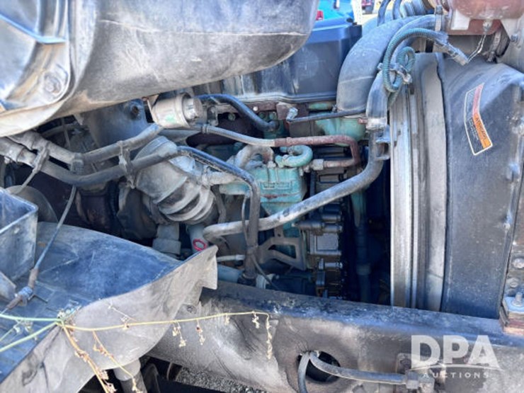 2003-volvo-10-image-82