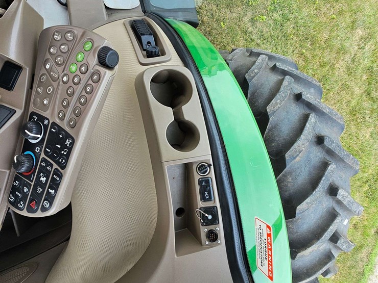 2011-john-deere-8285r-image-8