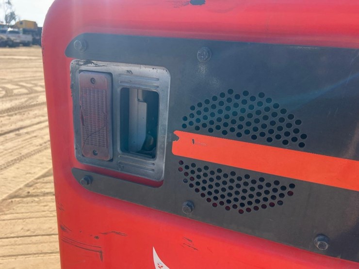 2022-bobcat-s770-image-17