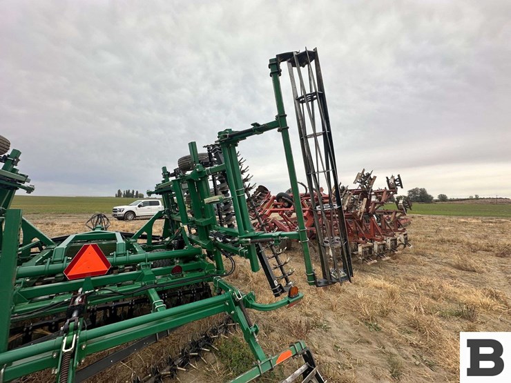 great-plains-2400tm-image-38