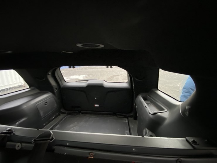 2017-ford-explorer-image-24