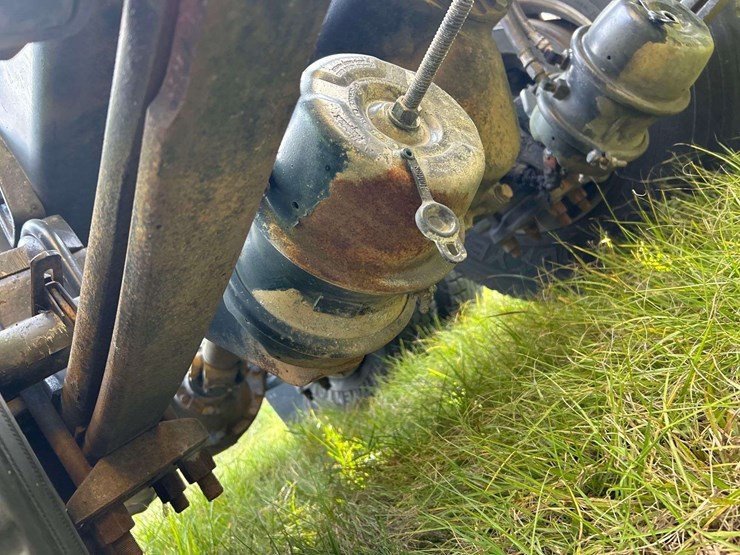 2013-freightliner-cascadia-125-image-16