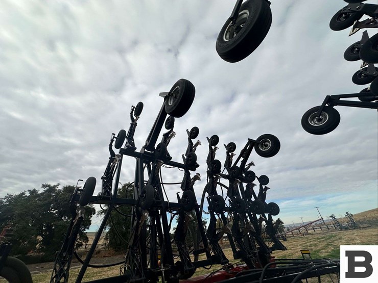 2012-case-800-image-30