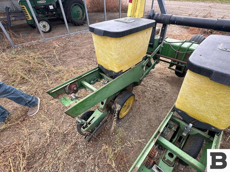 john-deere-7300-image-24