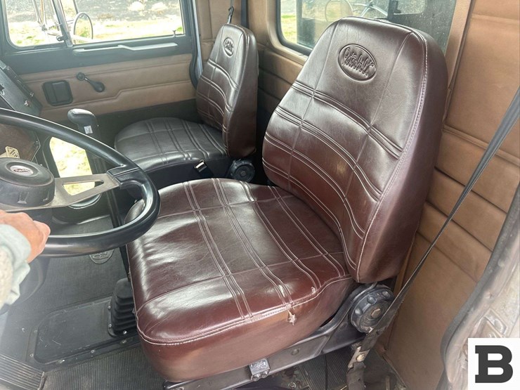 2000-peterbilt-grain-truck---lewiston,-id-image-66