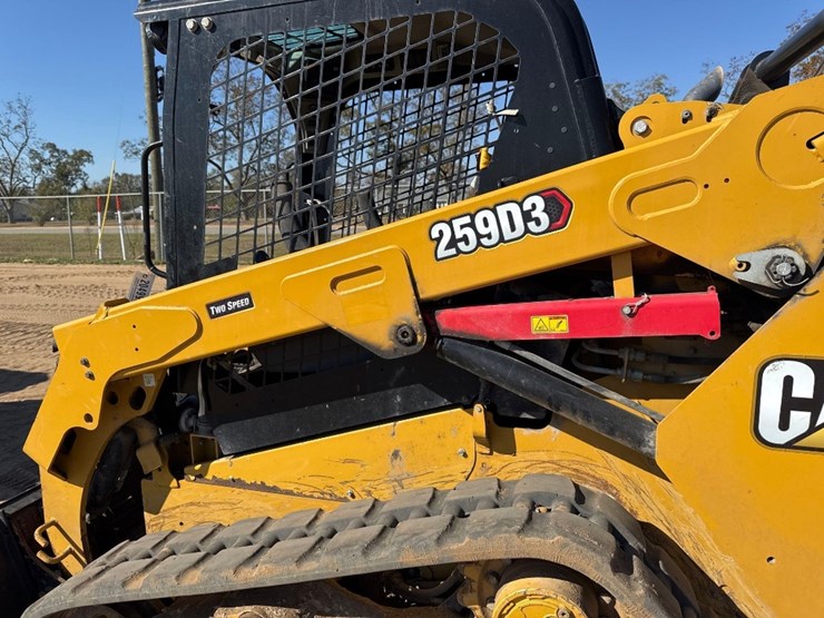 2023-caterpillar-259d3-image-23