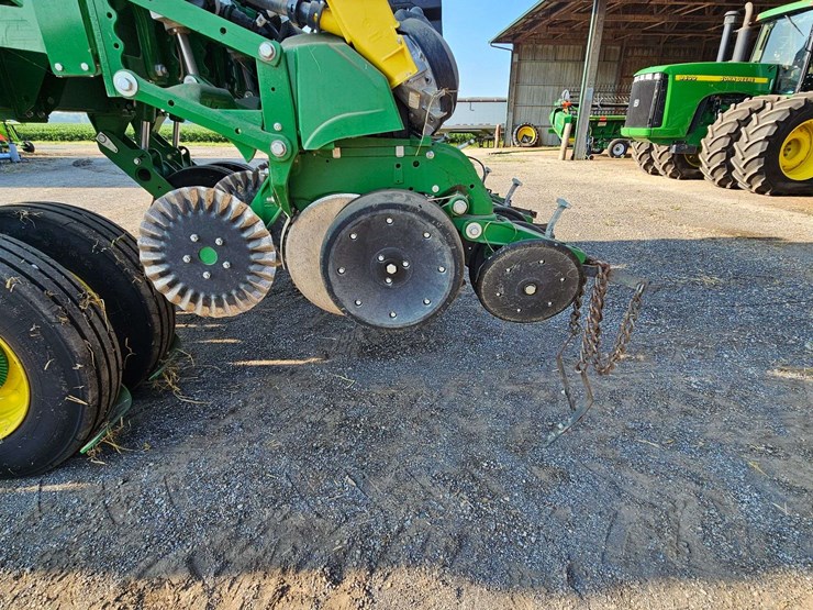 2024-john-deere-1795-image-14