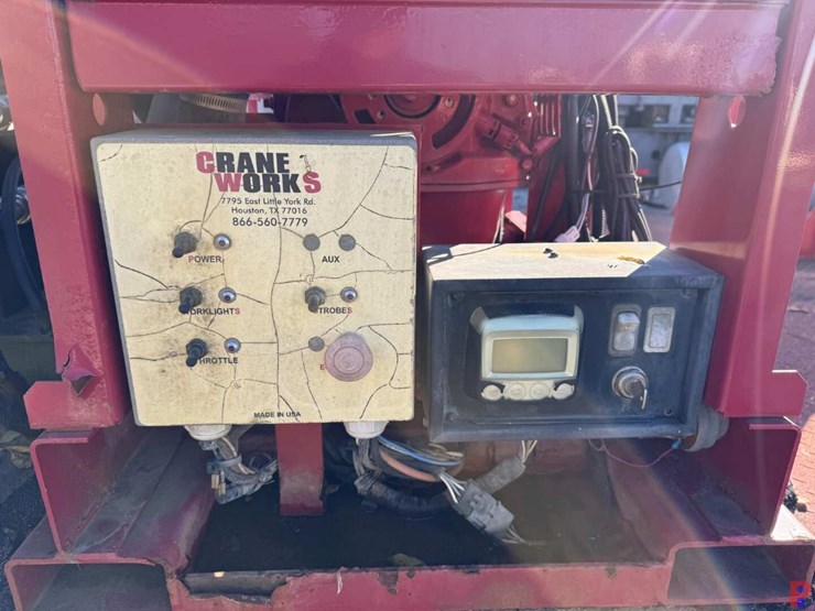 2015-john-deere-4045hf285-image-26