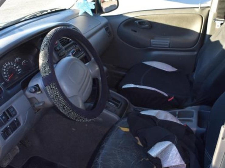 2001-suzuki-grand-vitara-image-5