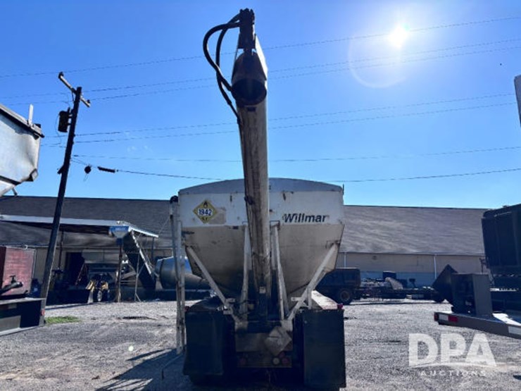 2003-volvo-10-image-10