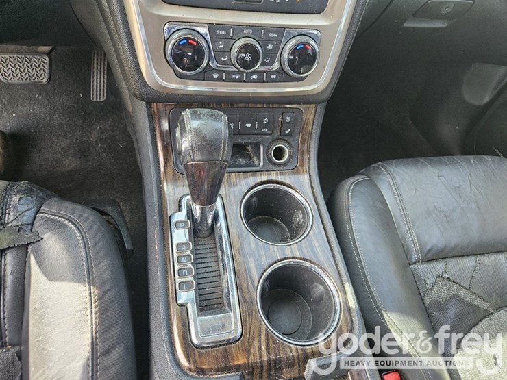 2014-gmc-acadia-image-25