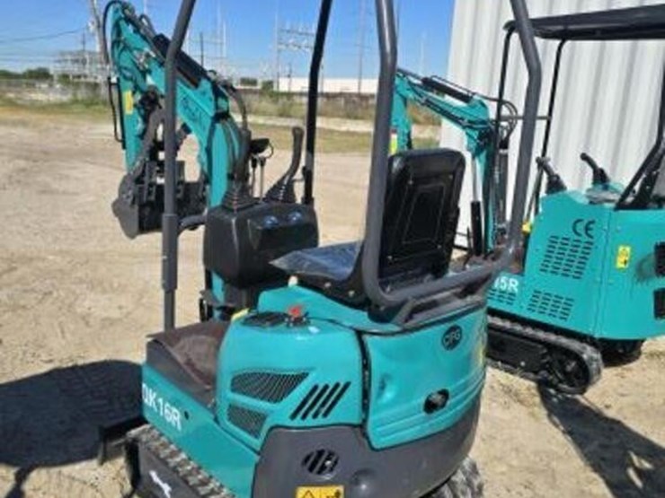 cfg-mini-excavator-qk16r-w-hydraulic-thumb-image-3