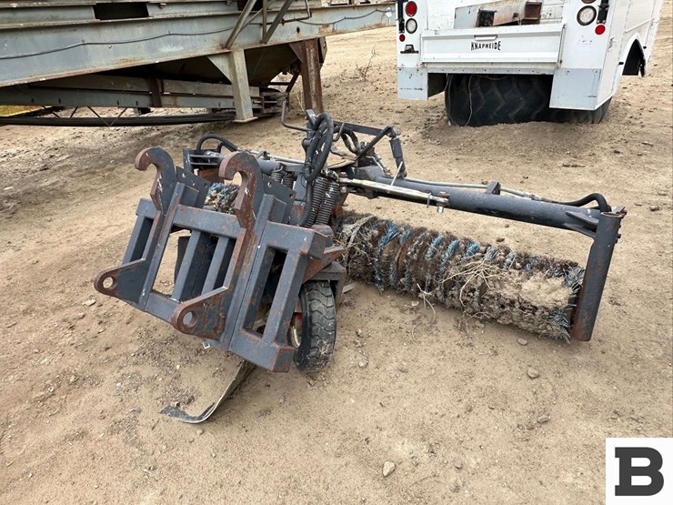 1997-holms-industrial-hydraulic-broom-image-1