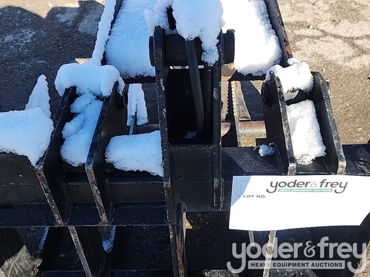 grapple-to-suit-skidsteer-image-6