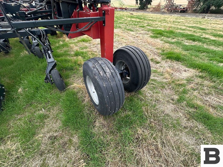 2012-case-800-image-40