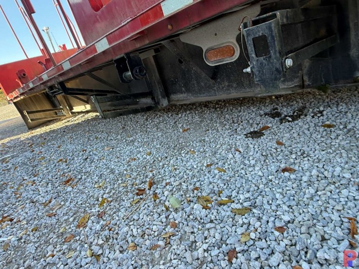 2015-john-deere-4045hf285-image-12