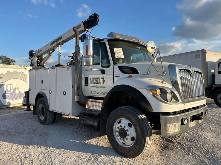 2011-international-workstar-7400-image-2