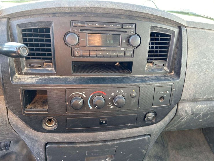 2009-dodge-ram-3500-image-13