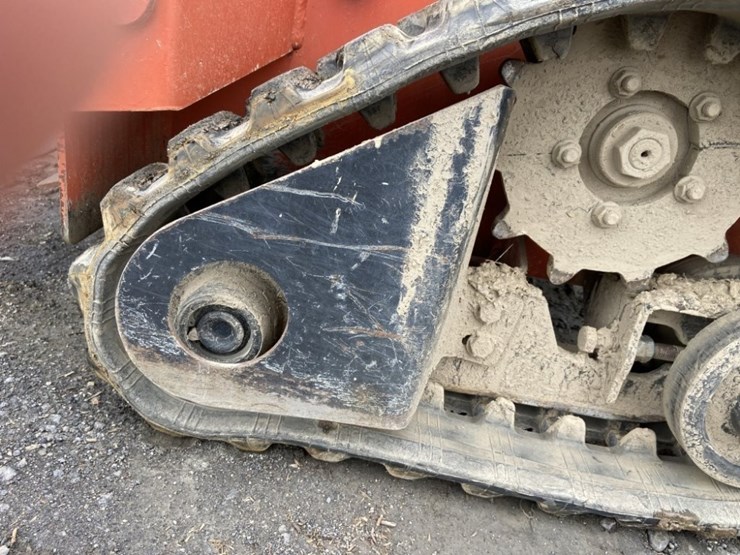 2017-ditch-witch-c16x-image-11