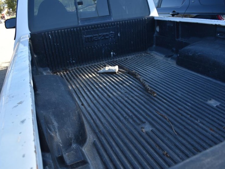 2001-mazda-b30-pickup-(salvage-pickup)-(no-keys,-not-running)-(vin-#-4f4yr1-image-5