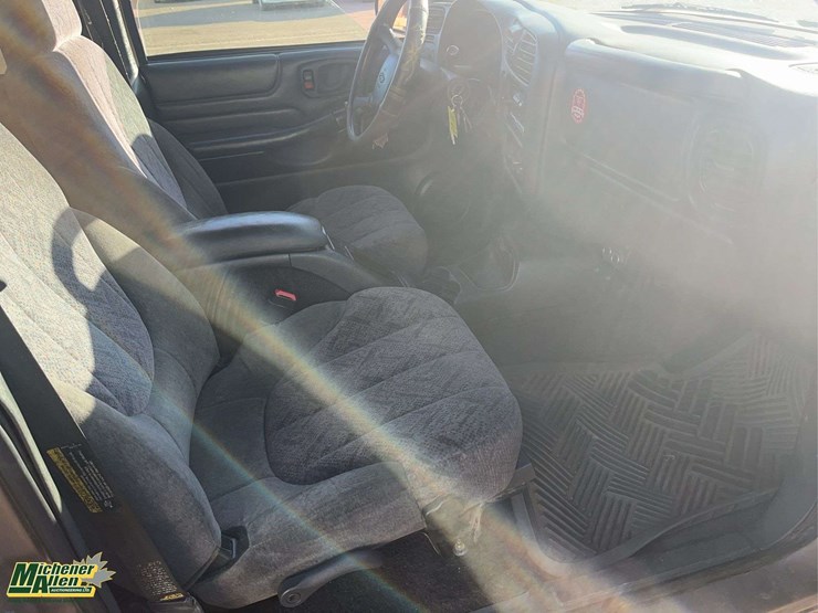 2002-chevrolet-s10-image-18