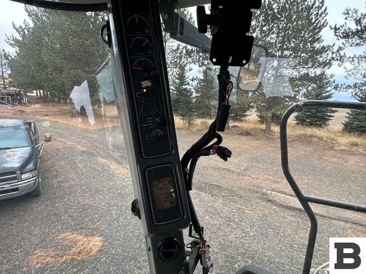 2008-gleaner-r75-image-82