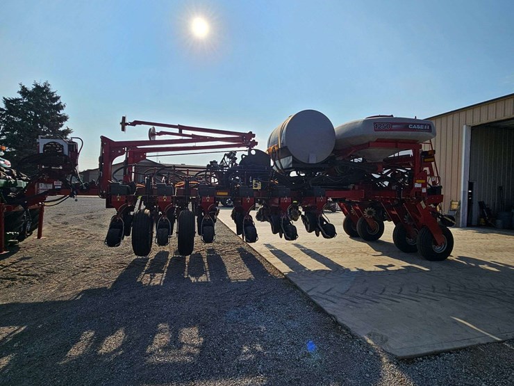 case-1250-early-riser-planter-image-8