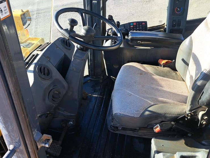 2018-deere-544k-image-11