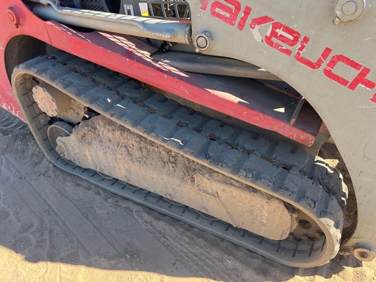 2012-takeuchi-tl230-image-13