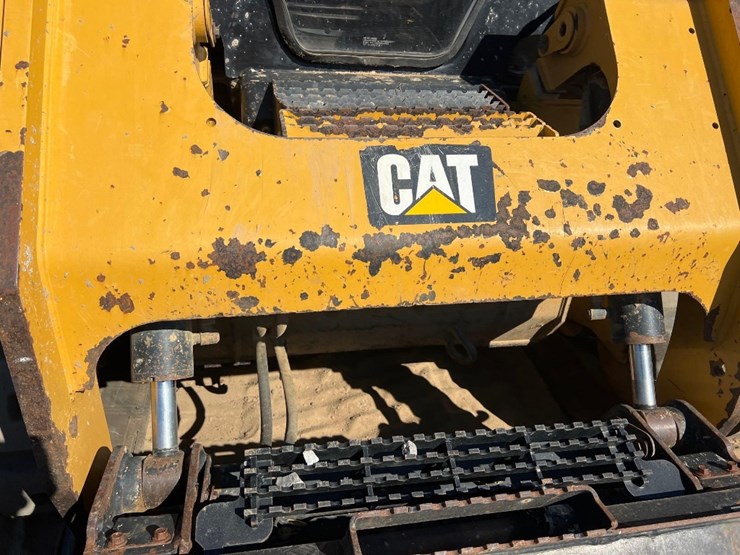 2015-caterpillar-289d-image-10