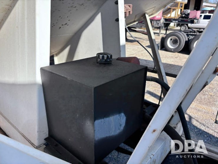 2003-volvo-10-image-56