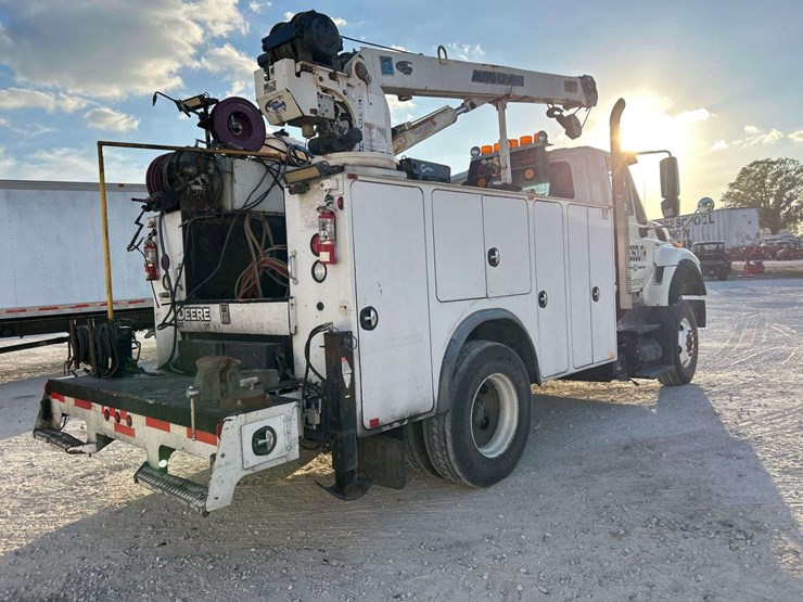 2011-international-workstar-7400-image-3