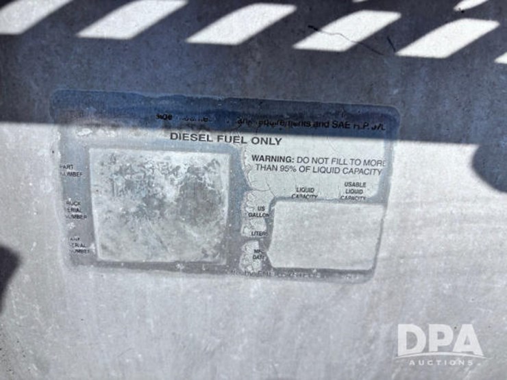 2003-volvo-10-image-58