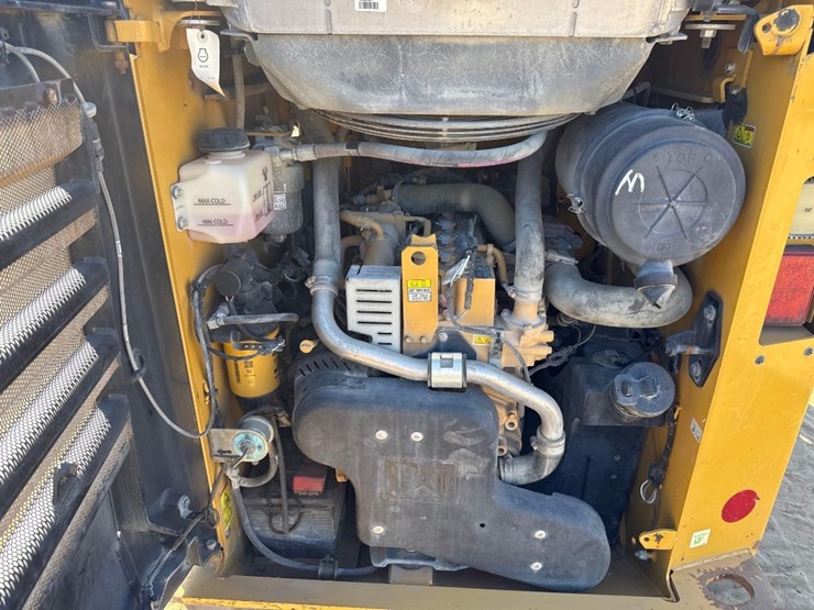 2023-caterpillar-259d3-image-13