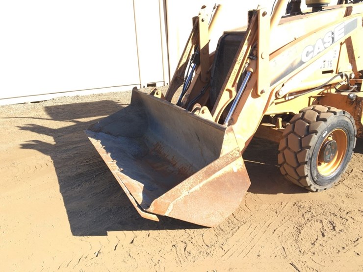 2008-case-570m-xt-image-8