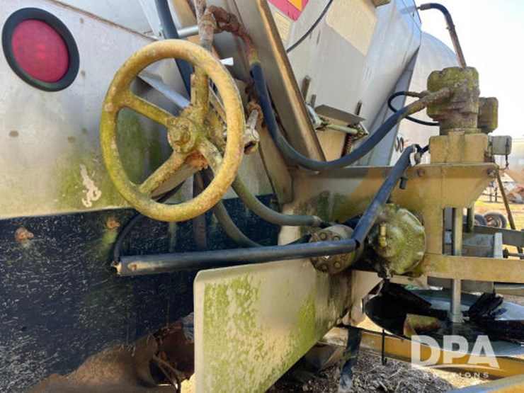 2009-stahly-peterbilt-image-30