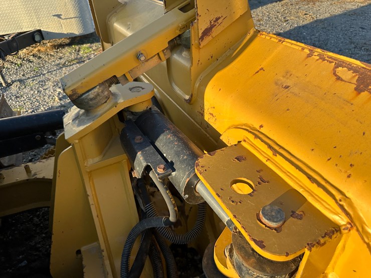 caterpillar-d5k2-image-34