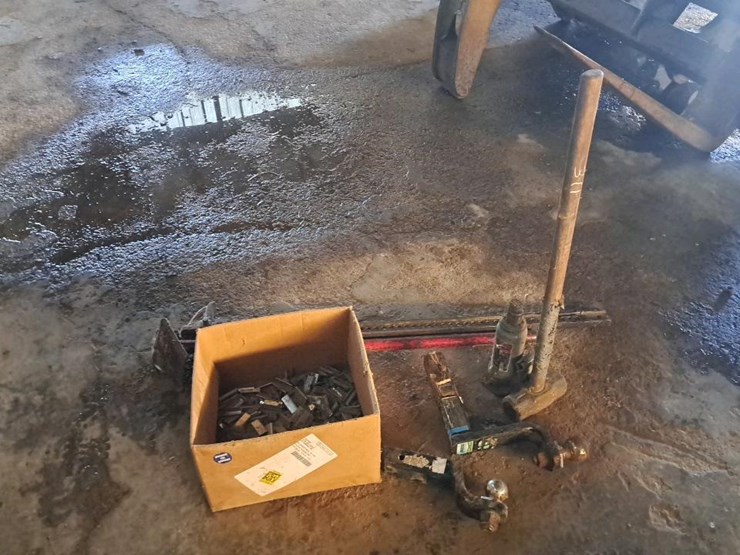 #311-•-jacks,-hitches-and-parts-image-8