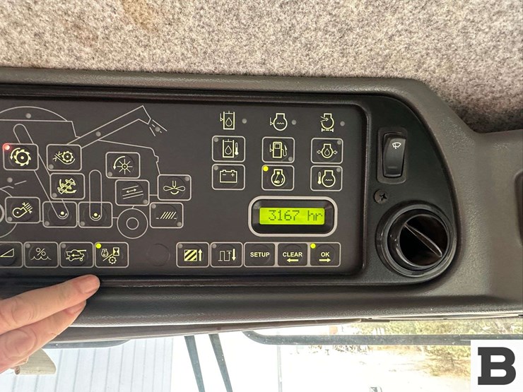 2008-gleaner-r75-image-76