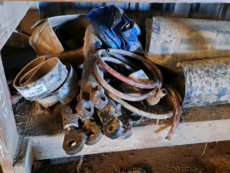 #315-•-tools-and-parts-image-7