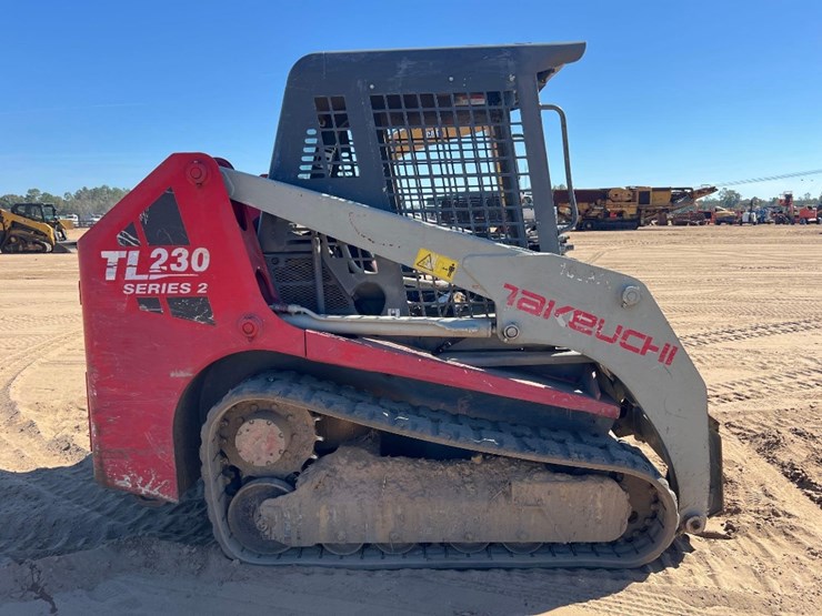 2012-takeuchi-tl230-image-5