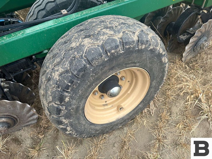 great-plains-2400tm-image-52