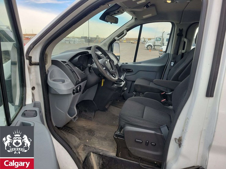 2017-ford-transit-image-8