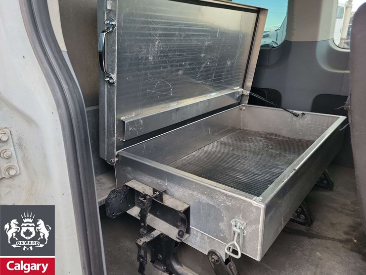 2017-ford-transit-image-27