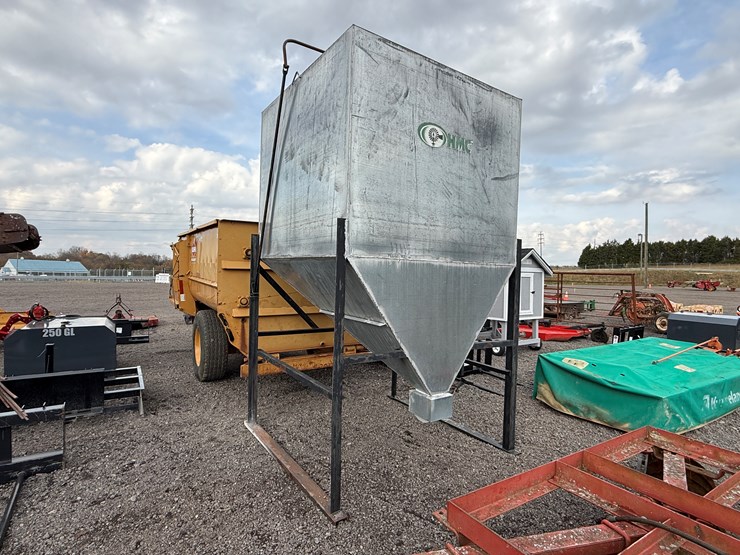#46-•-5-ton-feed-storage-bin-image-1