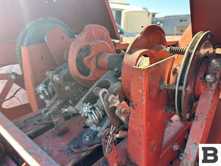 hesston-4655-image-29