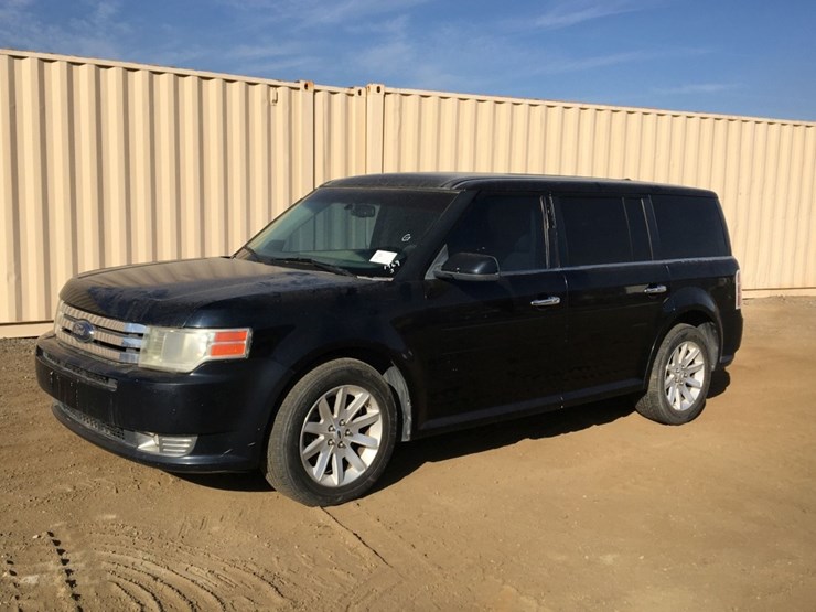 2010-ford-flex-image-1